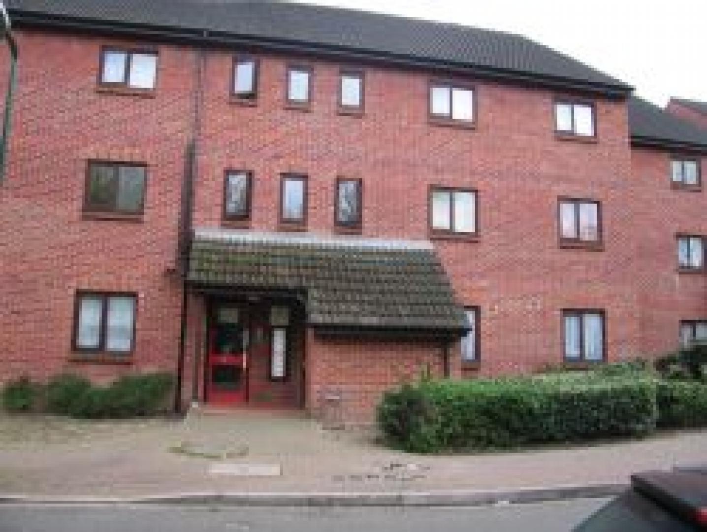 			2 Bedroom, 1 bath, 1 reception Flat			 Elgar Avenue, STONEBRIDGE NW10
